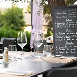 Le Pre Saint Germain Hotel Louviers