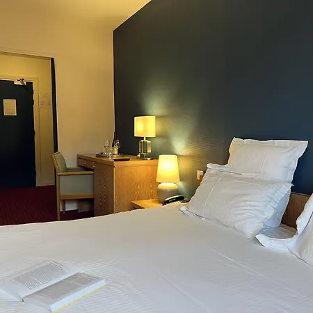 Le Pre Saint Germain Hotel Louviers