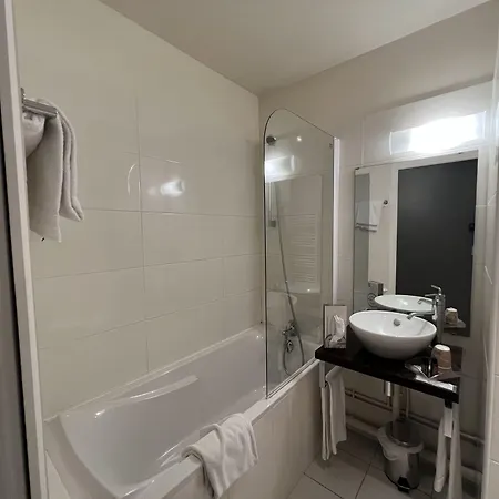 Le Pre Saint Germain Hotel Louviers