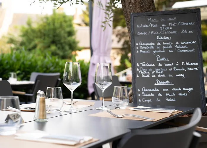 Le Pre Saint Germain Hotel Louviers